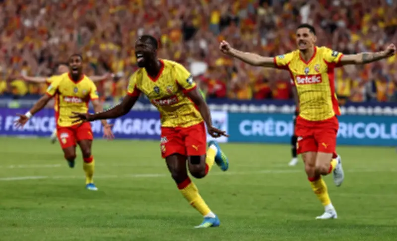 Lens remporte sa première Coupe de France face à Nice (3-1)