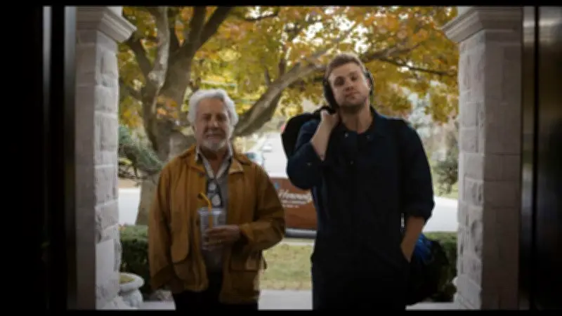 Leo Woodall et Dustin Hoffman : un polar jazzy prévisible mais plaisant