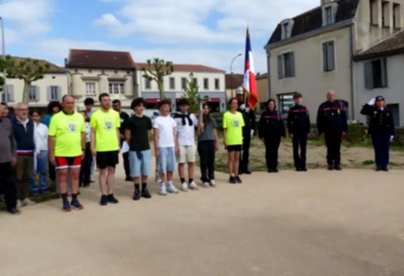 Les cadets de gendarmerie de Haute-Savoie transmettent la flamme à Eymet