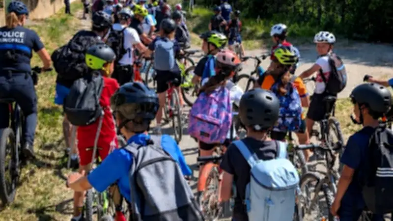 Les CM2 de Manduel pédalent jusqu'au Pont du Gard pour Mai à Vélo