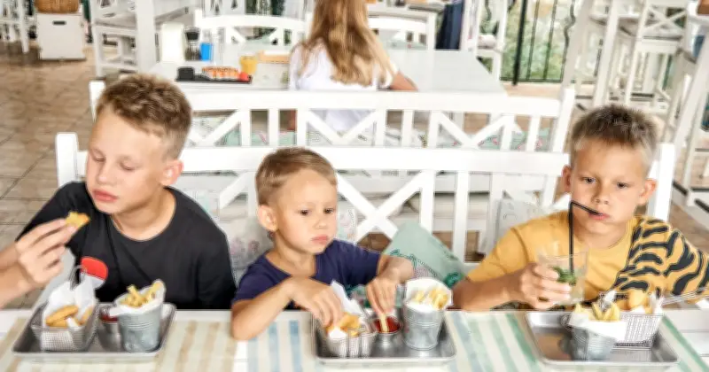 Les enfants difficiles à table : une histoire américaine