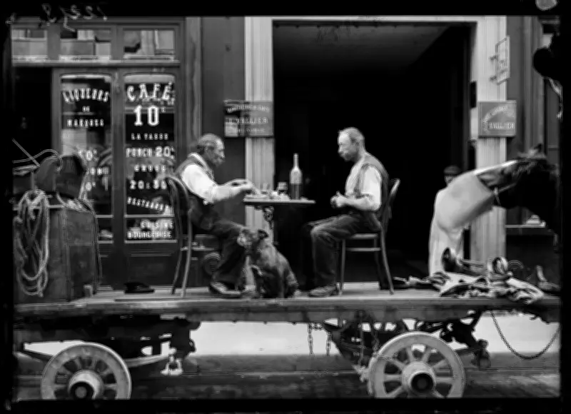 Les Français à table : une exposition photo à Samadet retrace deux siècles de convivialité
