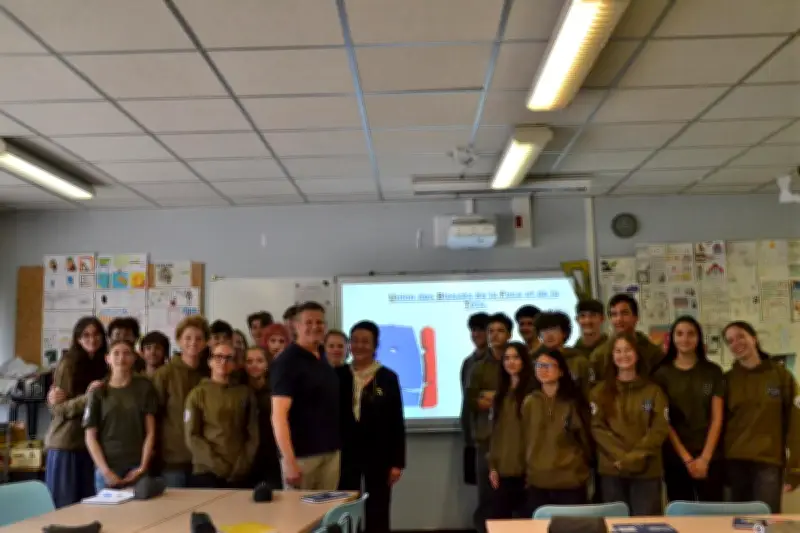 Les Gueules cassées sensibilisent les collégiens à leur mission