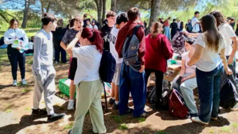 Les élèves des MFR nettoient les berges de l'Étang du Ponant