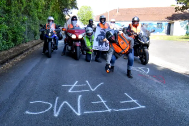 Les motards en colère taguent les routes pour la sécurité dans le 17