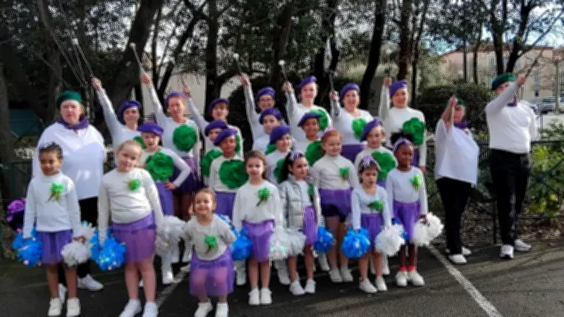 Les Motivettes défilent à Nîmes pour la Pégoulade de la féria