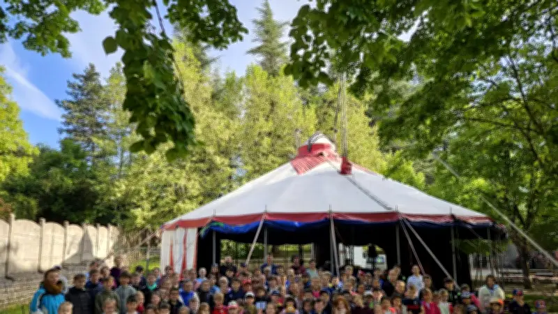 Les petits circassiens de Rivier enchantent le public à Chanac