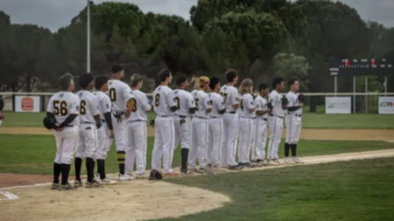 Les Pirates de Béziers célèbrent leur double victoire face à Rouen