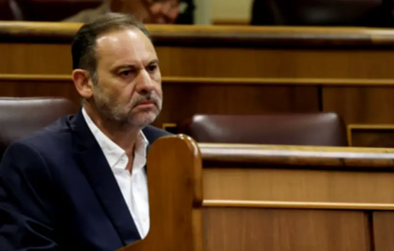 L'ex-ministre espagnol Ábalos nie toute corruption dans l'achat de masques
