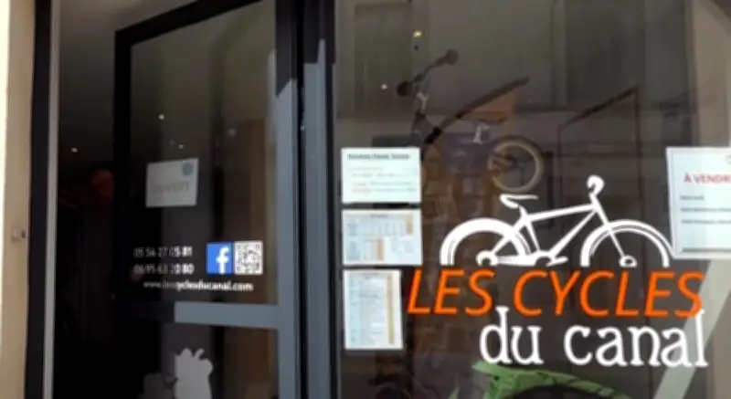 Licencié à 49 ans, il crée son entreprise de randonnées à vélo