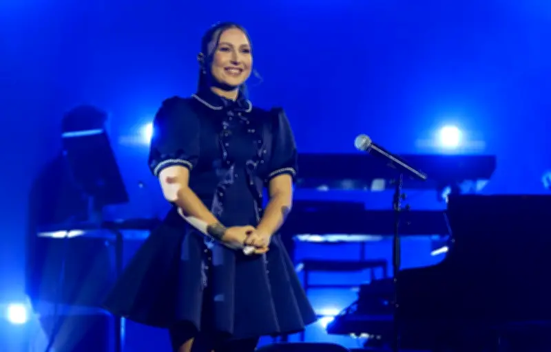 Linh, chanteuse en pleine ascension, revient sur son extinction de voix pendant un concert