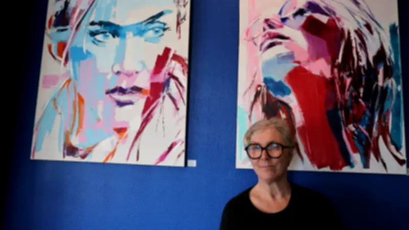 Élisabeth Besnier expose "L'émotion au féminin" au Café Juste Humain