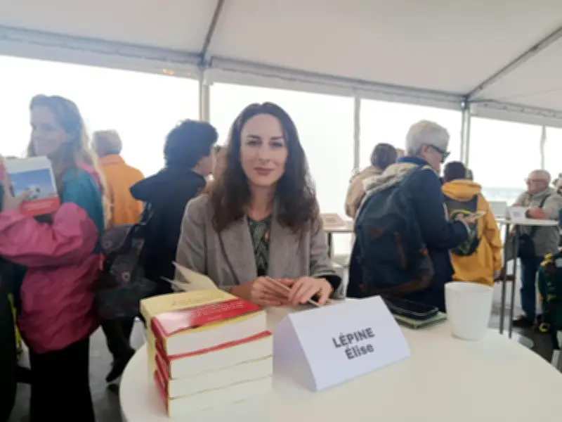 Élise Lépine remporte le prix littéraire d'Arcachon avec son premier roman