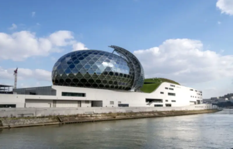 L'île Seguin se transforme en temple de l'art contemporain