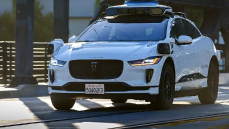 Londres : les riverains excédés par le bruit des voitures autonomes Waymo
