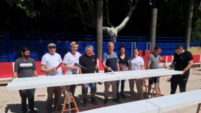 Lou Saquetoun prépare les arènes pour la feria de Caissargues
