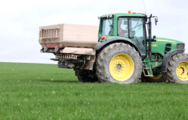L'UE débloque 200 millions d'euros pour les agriculteurs face à la flambée des engrais