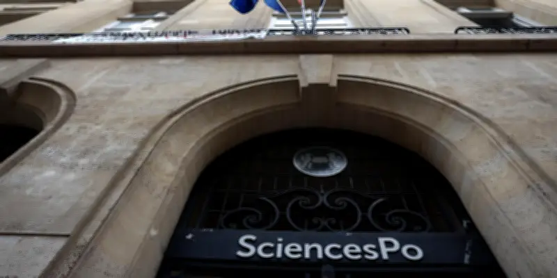 Luis Vassy dirige Sciences Po : une verticalité du pouvoir critiquée