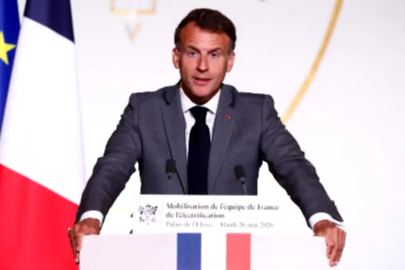 Macron annonce un plan d'électrification massive pour la France