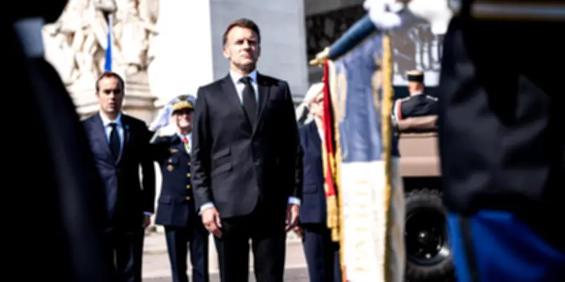 Macron assure terminer son mandat mais entretient le flou sur 2027