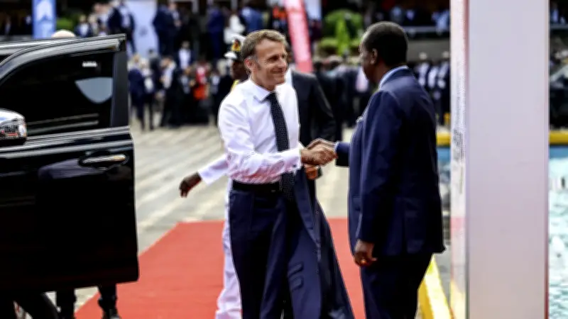 Macron court avec Kipchoge à Nairobi : une séquence inédite au Kenya
