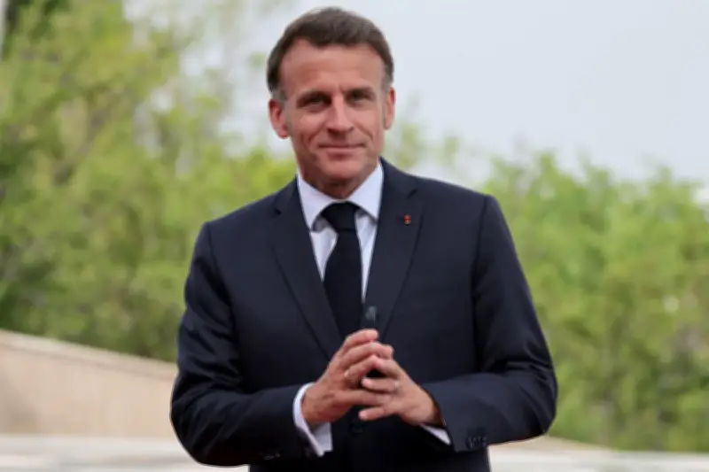 Macron veut réduire les énergies fossiles à moins de 40% d'ici 2030