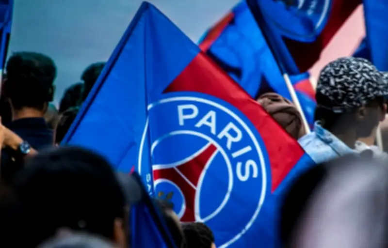 Maillot PSG 2025/26 : succès inattendu chez Nike, à 99,99 €