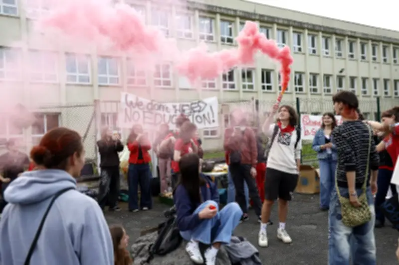 Manifestation des lycéens à Ribérac contre les suppressions de classes