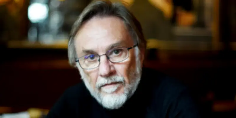 Marc Dugain : les présidents ont fragilisé la fonction présidentielle