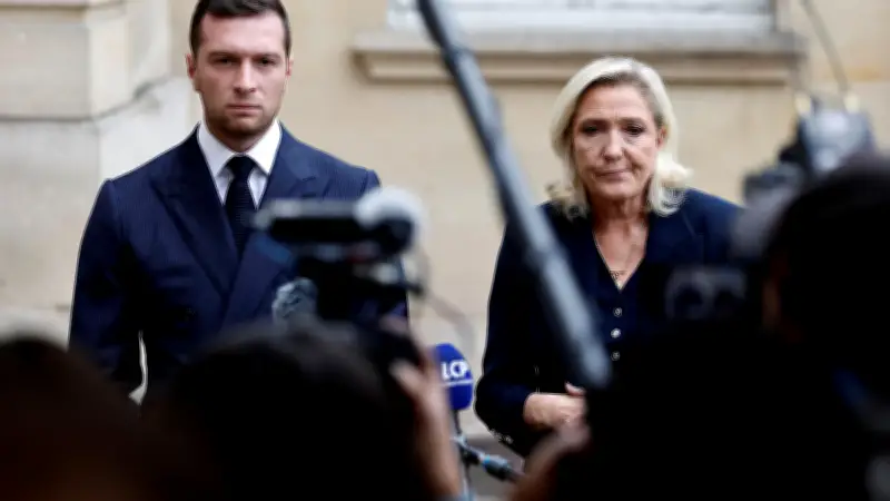 Marine Le Pen assure n'avoir aucune divergence avec Jordan Bardella