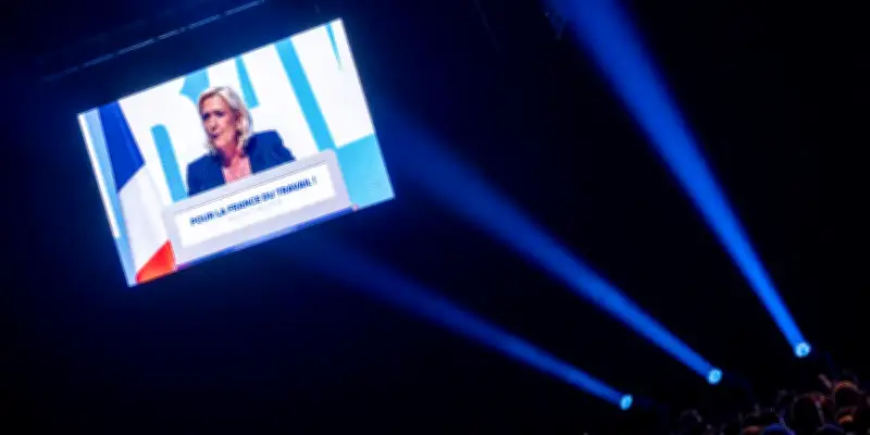 Marine Le Pen opère un nouveau revirement idéologique en dénonçant l'assistanat