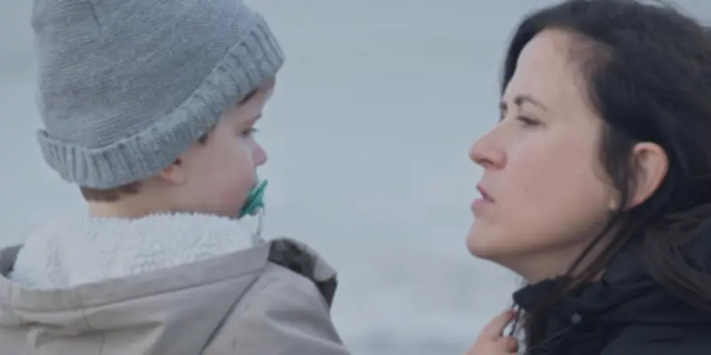 "Marius et le bruit des vagues" : le combat d'un couple face à la surdité de son bébé