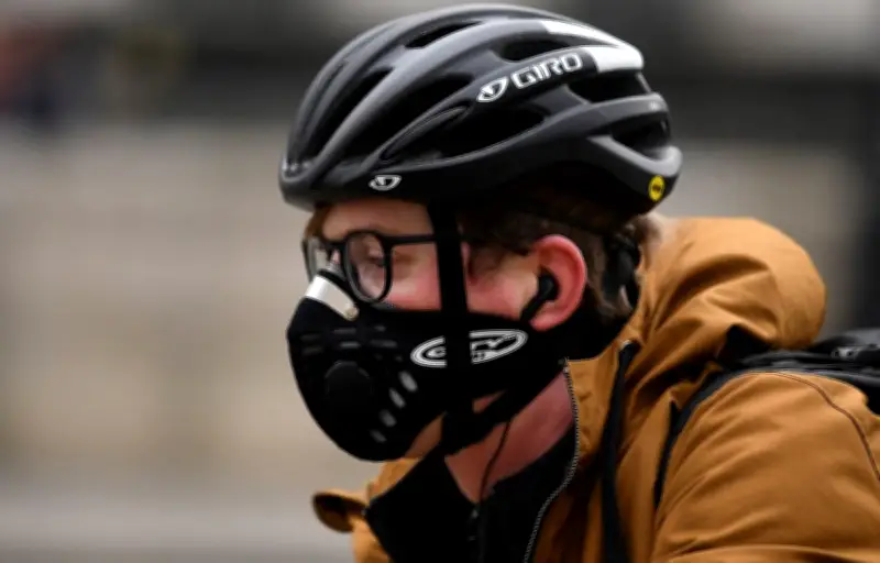Masques antipollution inefficaces contre l'ozone, selon les experts