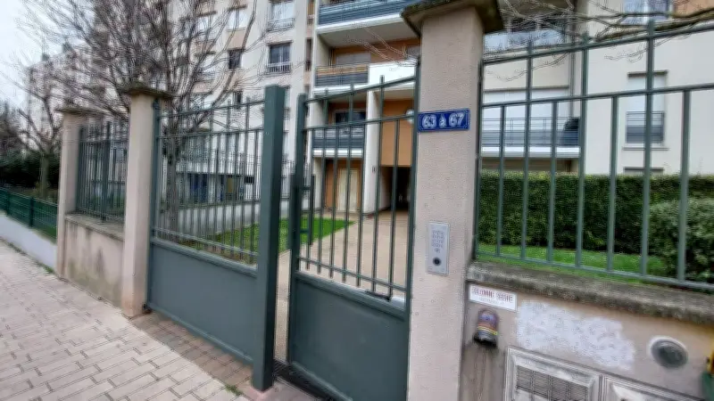 Matricide dans les Hauts-de-Seine : vingt ans requis contre Aloys L.