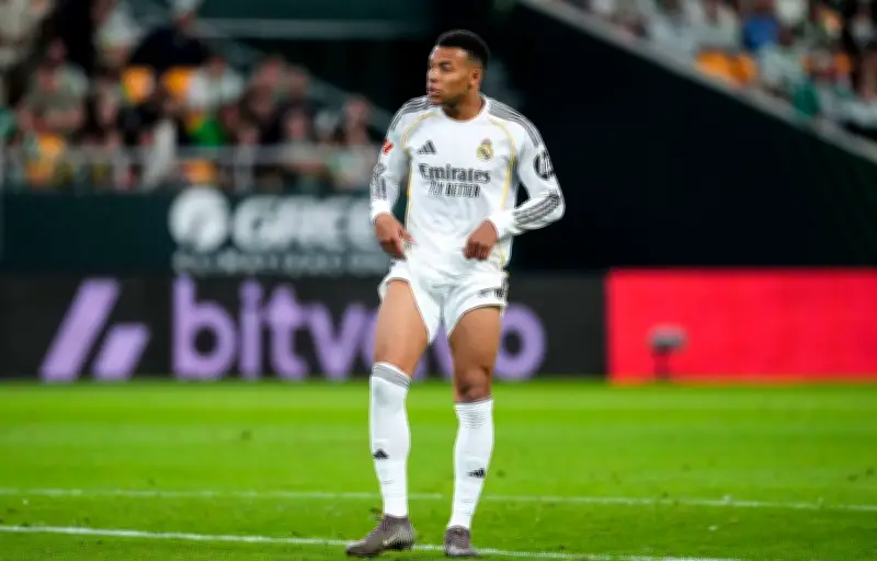 Mbappé au Real : pétition pour son départ, tensions et polémiques