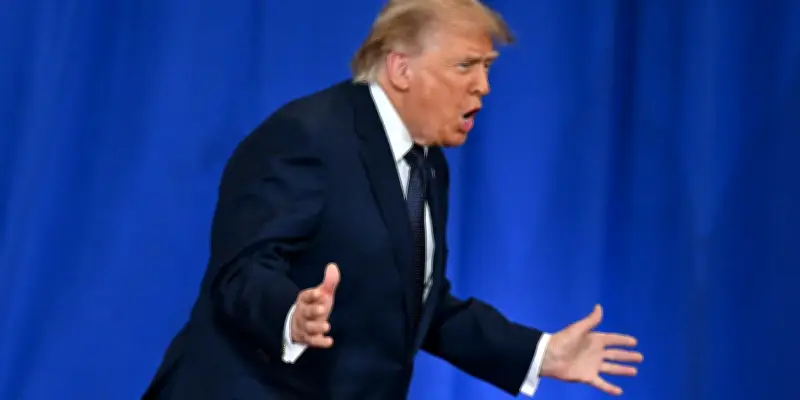Médiateur pakistanais à Téhéran, Trump reste à Washington