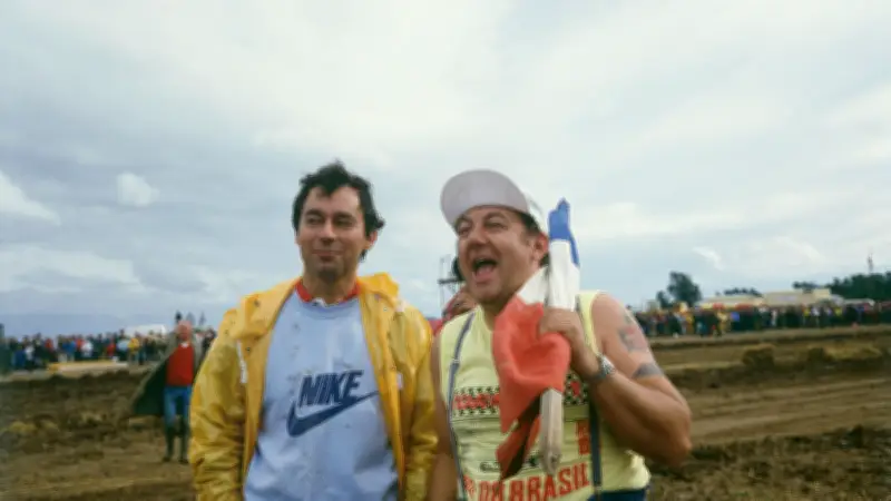 Michel Denisot livre un portrait intime de Coluche dans un docu inédit