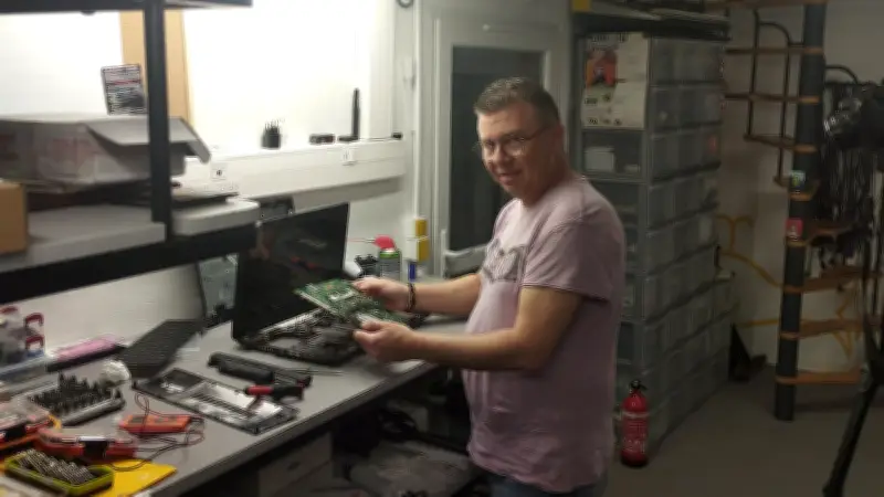 Michel Mazet installe son atelier informatique à Montlaur