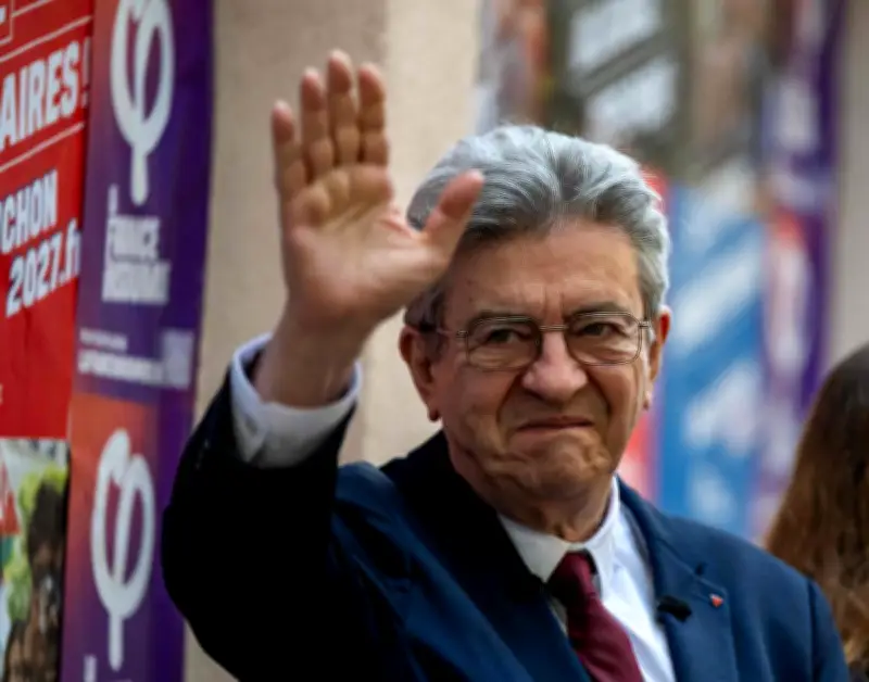 Mélenchon progresse dans les sondages et conforte sa stratégie de campagne précoce