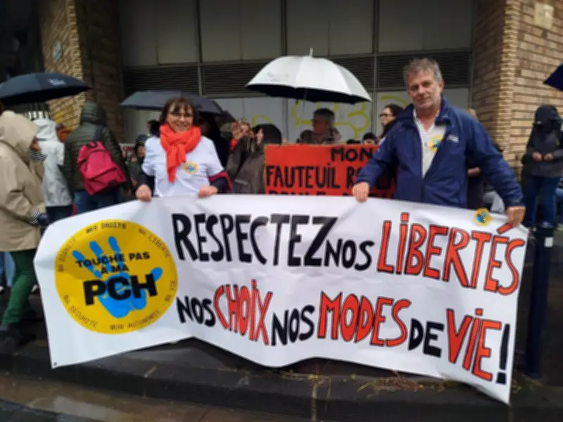 Mobilisation en Gironde pour défendre la PCH et l'habitat inclusif