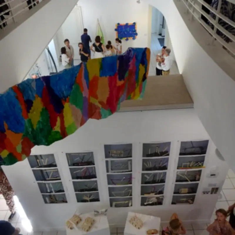 Mom'Arts : 500 élèves exposent leurs œuvres au château Lescombes