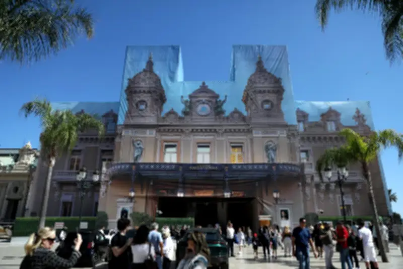 Monte-Carlo : le casino camouflé par un trompe-l'œil géant pour sa rénovation