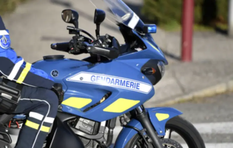 Motard de la gendarmerie grièvement blessé dans un accident à Changé