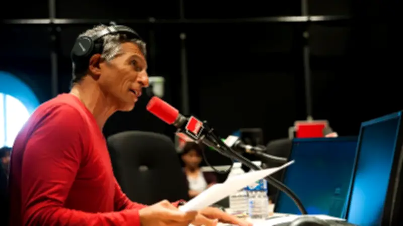 Nagui quitte France Inter : les coulisses de son départ de la Bande originale