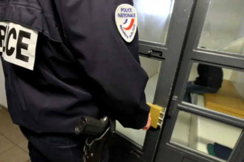 Nantes : un policier se suicide avec son arme de service au commissariat