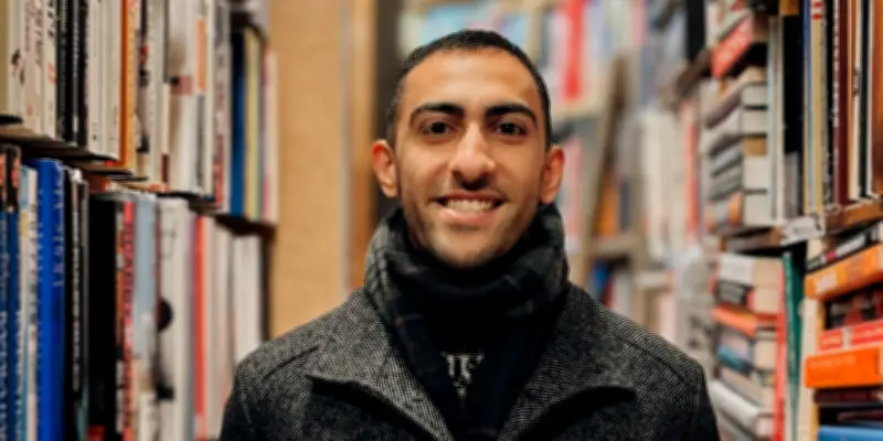 Naturalisation refusée : le combat d'Arash Ahmadzadeh pour devenir français