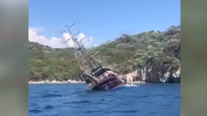 Naufrage d'un bateau pirate en Turquie : 148 passagers sautent à la mer