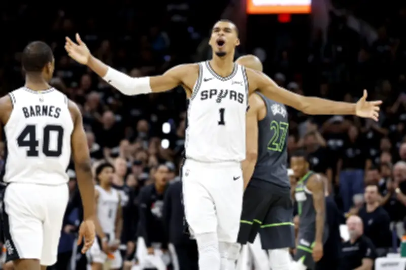 NBA : Wembanyama et les Spurs écrasent les Wolves 133-95, 1-1 dans la série