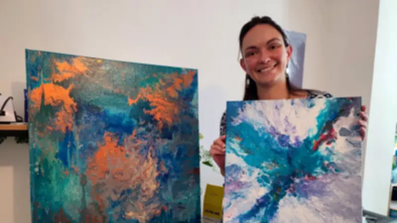 Nellyan'art expose à Paris : l'art-thérapie comme exutoire