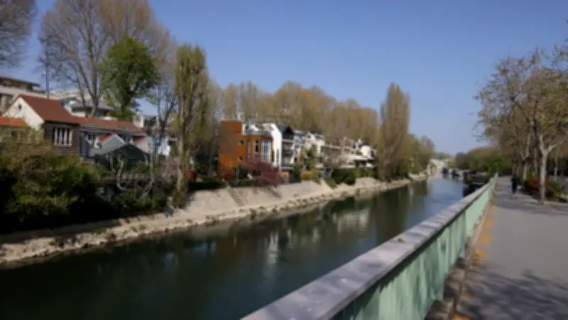 Neuilly : une Porsche à plus de 100 000 euros plonge dans la Seine
